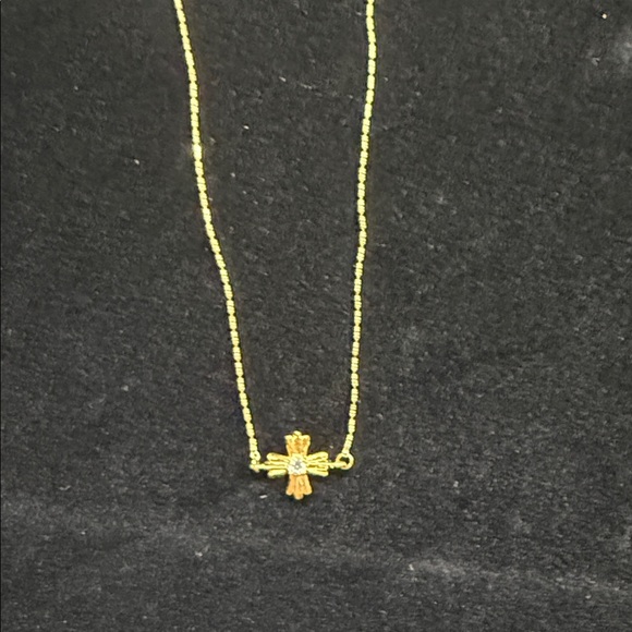 Elegant Gold Cross Pendant Necklace - Picture 1 of 1